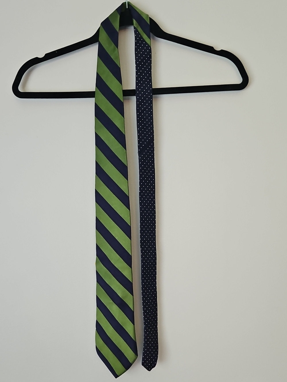Tommy Hilfiger Green & Navy Striped Silk Tie